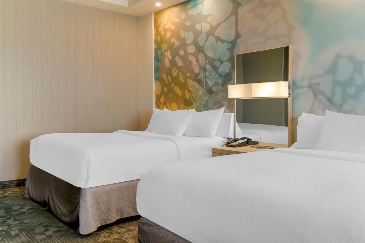 Courtyard By Marriott Toledo North Hotel Exterior photo