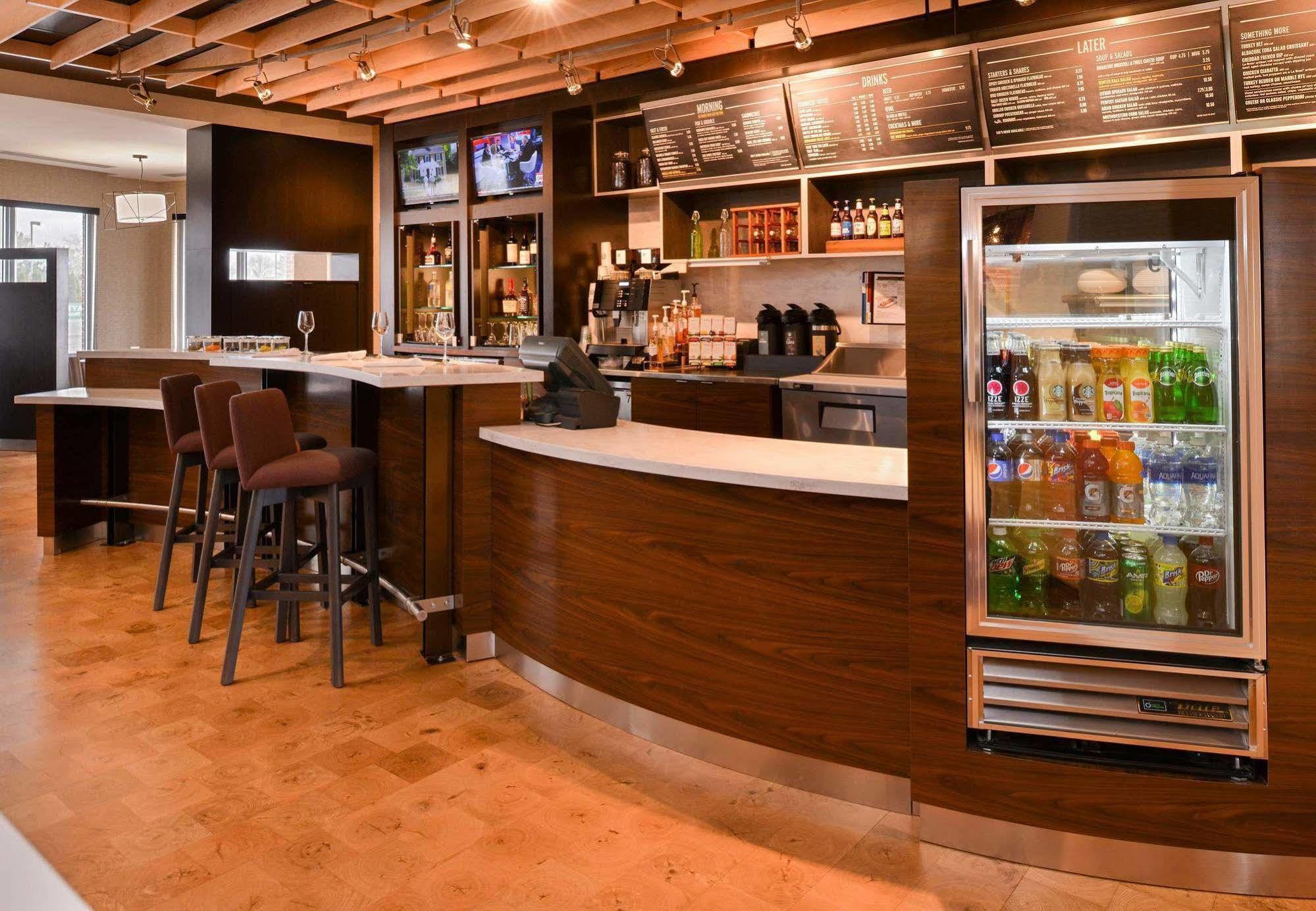 Courtyard By Marriott Toledo North Hotel Exterior photo